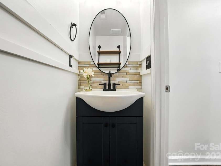 2042 Hamil Ridge Drive, Waxhaw, NC 28173.  MLS# CAR4289147, YatesRealty ID 34763. 