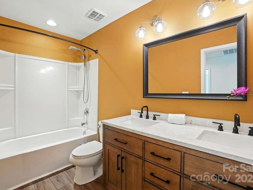 2042 Hamil Ridge Drive, Waxhaw, NC 28173.  MLS# CAR4289147, YatesRealty ID 34763. 