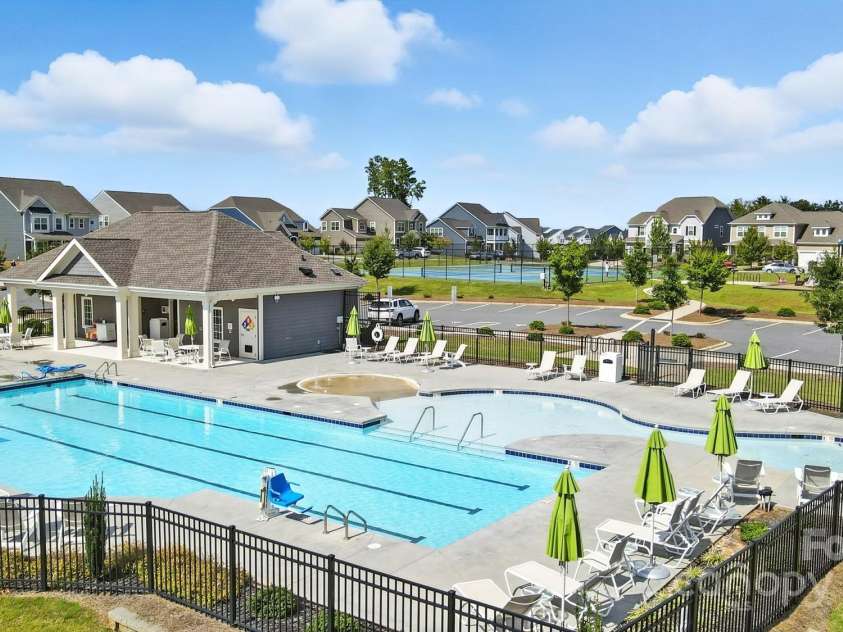 2042 Hamil Ridge Drive, Waxhaw, NC 28173.  MLS# CAR4289147, YatesRealty ID 34763. 