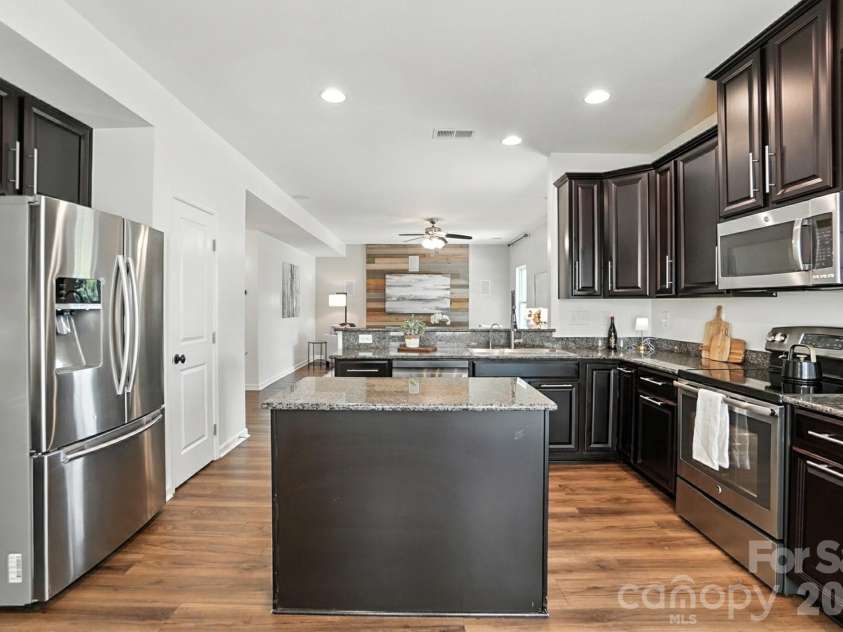 2042 Hamil Ridge Drive, Waxhaw, NC 28173.  MLS# CAR4343022, YatesRealty ID 34763. 