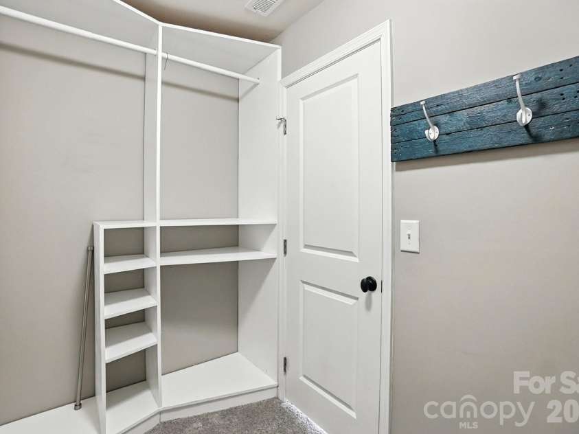 2042 Hamil Ridge Drive, Waxhaw, NC 28173.  MLS# CAR4343022, YatesRealty ID 34763. 