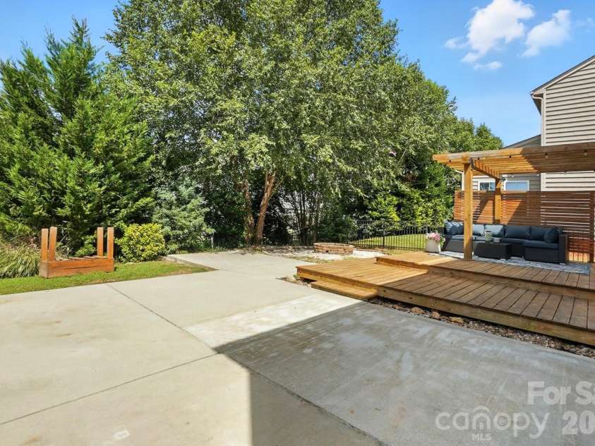 2042 Hamil Ridge Drive, Waxhaw, NC 28173.  MLS# CAR4343022, YatesRealty ID 34763. 