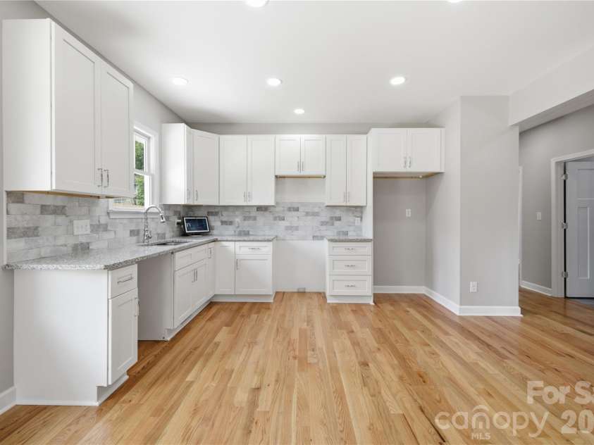 404 Williamson Street, Fort Mill, SC 29715.  MLS# CAR4396428, YatesRealty ID 34763. Kitchen area