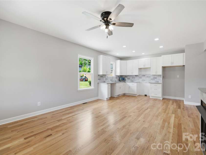404 Williamson Street, Fort Mill, SC 29715.  MLS# CAR4396428, YatesRealty ID 34763. Kitchen living area