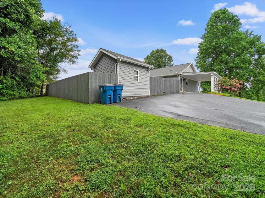 1585 Nathanial Street, Newton, NC 28658.  MLS# CAR4289013, YatesRealty ID 34764. Lots of parking