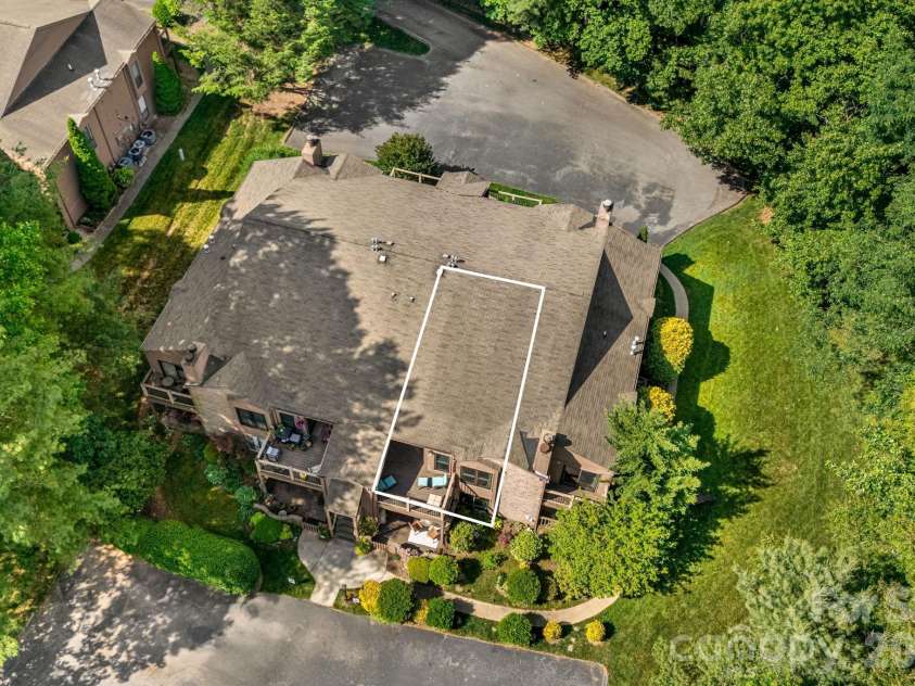 60 Ravencroft Lane, Asheville, NC 28803.  MLS# CAR4386269, YatesRealty ID 34764. 