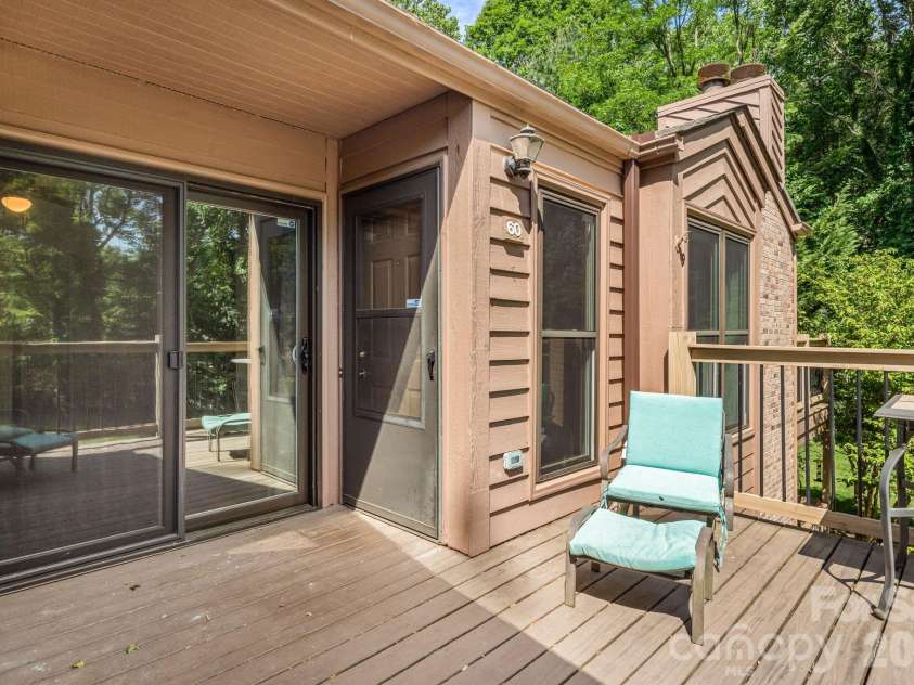 60 Ravencroft Lane, Asheville, NC 28803.  MLS# CAR4386269, YatesRealty ID 34764. 