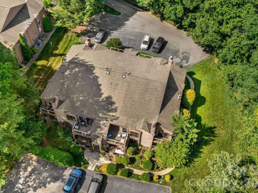60 Ravencroft Lane, Asheville, NC 28803.  MLS# CAR4386269, YatesRealty ID 34764. 