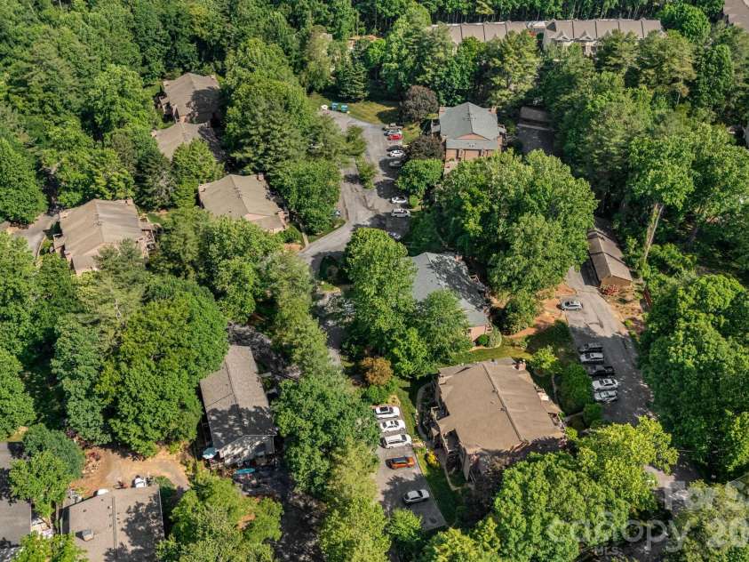 60 Ravencroft Lane, Asheville, NC 28803.  MLS# CAR4386269, YatesRealty ID 34764. 