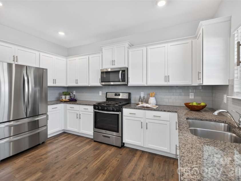 2023 Navarro Road, Charlotte, NC 28214.  MLS# CAR4394895, YatesRealty ID 34765. 