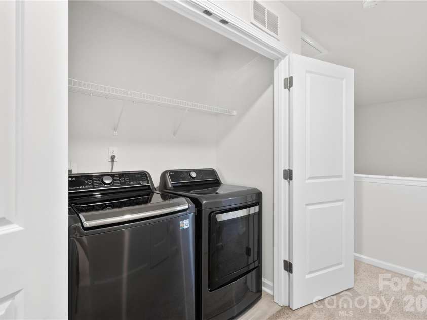 2023 Navarro Road, Charlotte, NC 28214.  MLS# CAR4394895, YatesRealty ID 34765. 