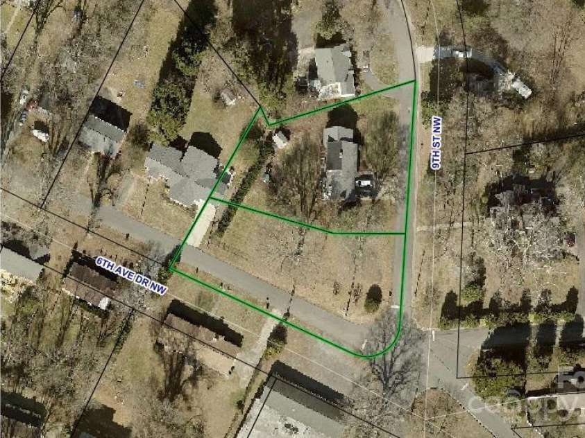 719 9th Street, Hickory, NC 28601.  MLS# CAR4292176, YatesRealty ID 34765. 