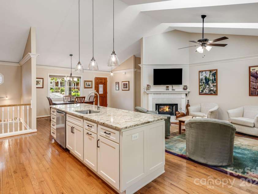 1015 Saddlebrook Drive, Hendersonville, NC 28739.  MLS# CAR4294403, YatesRealty ID 34766. 