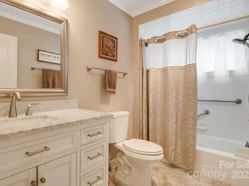 1015 Saddlebrook Drive, Hendersonville, NC 28739.  MLS# CAR4294403, YatesRealty ID 34766. 