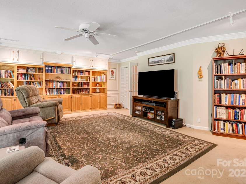 1015 Saddlebrook Drive, Hendersonville, NC 28739.  MLS# CAR4294403, YatesRealty ID 34766. 