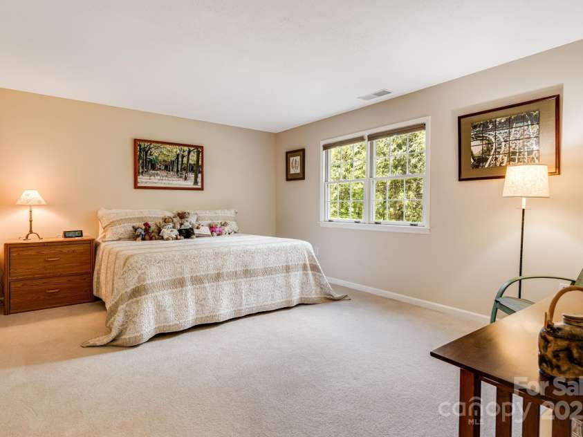 1015 Saddlebrook Drive, Hendersonville, NC 28739.  MLS# CAR4294403, YatesRealty ID 34766. 