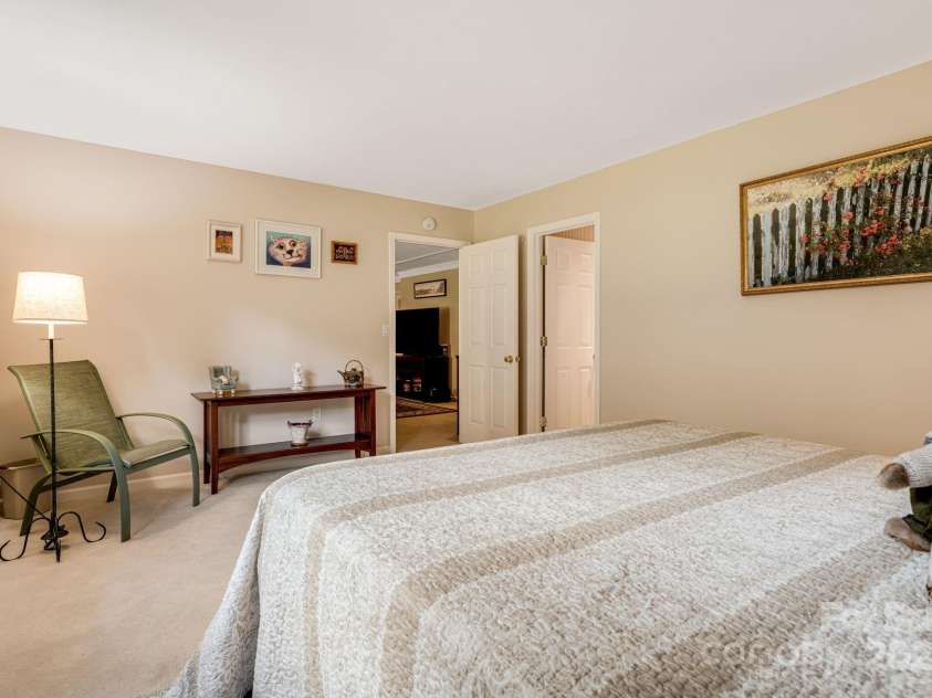 1015 Saddlebrook Drive, Hendersonville, NC 28739.  MLS# CAR4294403, YatesRealty ID 34766. 