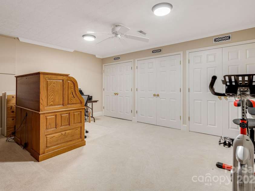 1015 Saddlebrook Drive, Hendersonville, NC 28739.  MLS# CAR4294403, YatesRealty ID 34766. 
