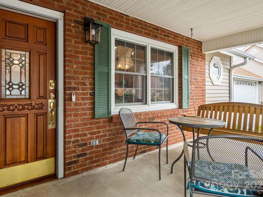 1015 Saddlebrook Drive, Hendersonville, NC 28739.  MLS# CAR4294403, YatesRealty ID 34766. 