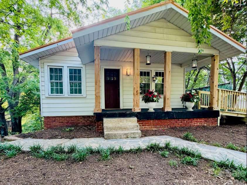 5 Belmont Avenue, Asheville, NC 28806.  MLS# CAR4397303, YatesRealty ID 34766. 