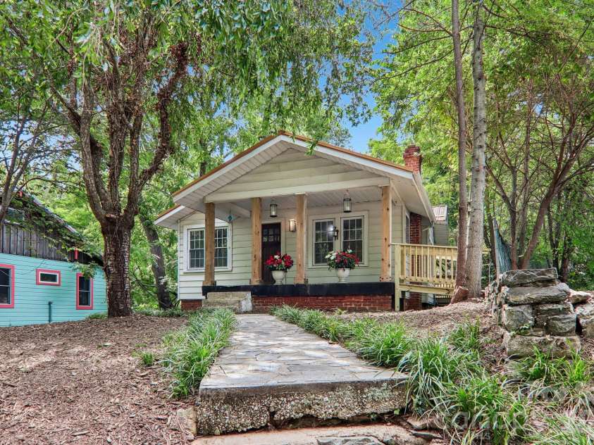 5 Belmont Avenue, Asheville, NC 28806.  MLS# CAR4397303, YatesRealty ID 34766. 