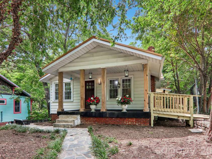 5 Belmont Avenue, Asheville, NC 28806.  MLS# CAR4397303, YatesRealty ID 34766. 