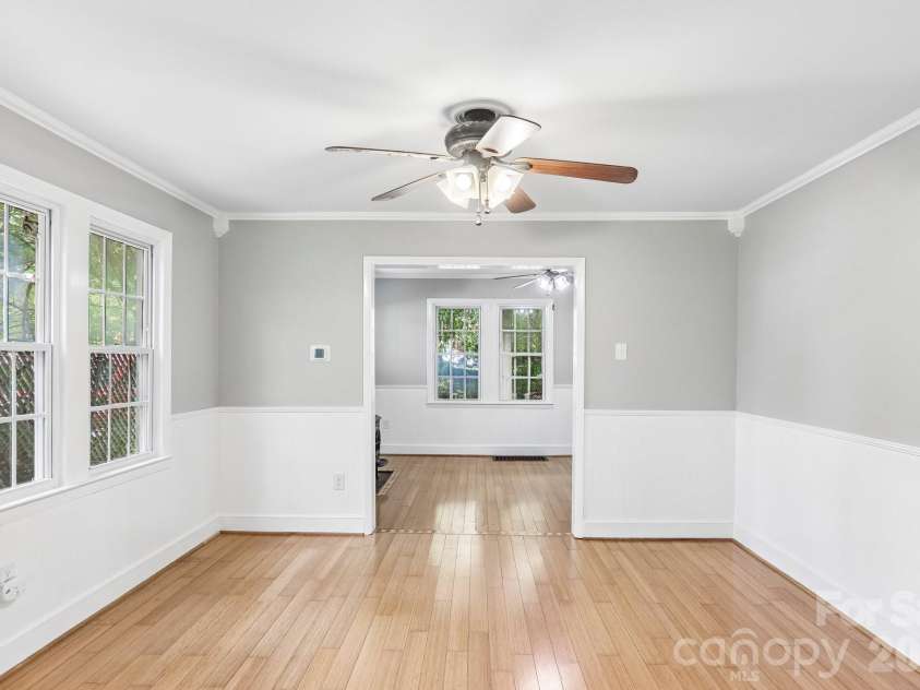 5 Belmont Avenue, Asheville, NC 28806.  MLS# CAR4397303, YatesRealty ID 34766. 