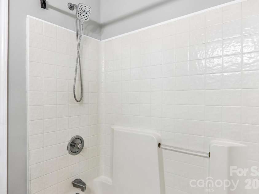 5 Belmont Avenue, Asheville, NC 28806.  MLS# CAR4397303, YatesRealty ID 34766. 