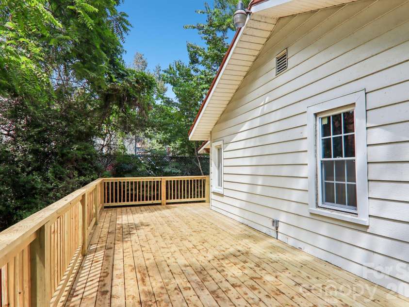 5 Belmont Avenue, Asheville, NC 28806.  MLS# CAR4397303, YatesRealty ID 34766. 