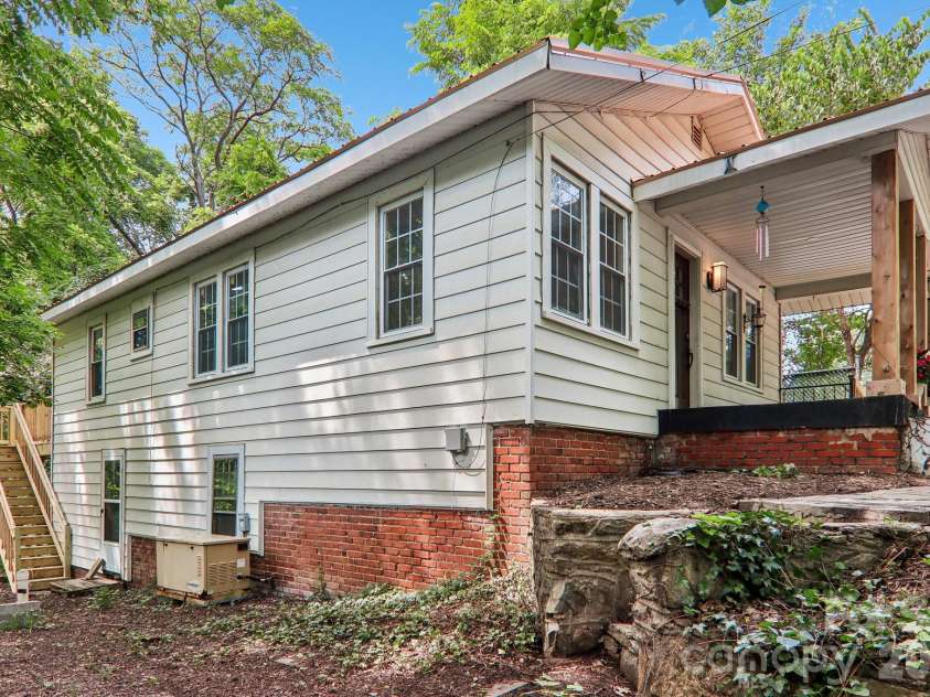 5 Belmont Avenue, Asheville, NC 28806.  MLS# CAR4397303, YatesRealty ID 34766. 