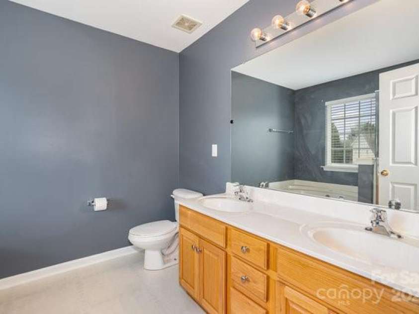 5128 Balsam Bark Lane, Fort Mill, SC 29708.  MLS# CAR4276601, YatesRealty ID 34767. 