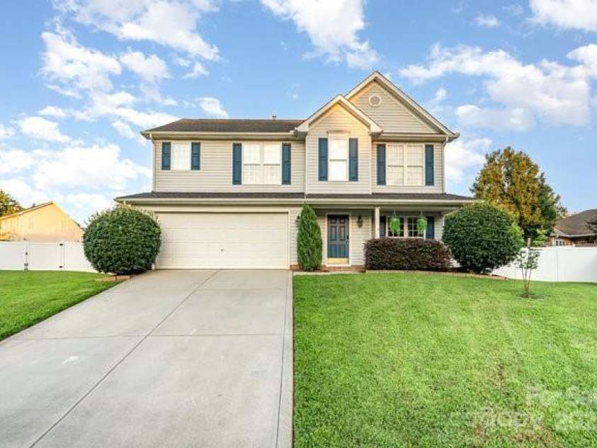 5128 Balsam Bark Lane, Fort Mill, SC 29708.  MLS# CAR4276601, YatesRealty ID 34767. 