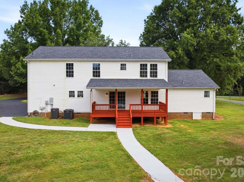 4799 Pleasant View Lane, Catawba, NC 28609.  MLS# CAR4382436, YatesRealty ID 34769. 