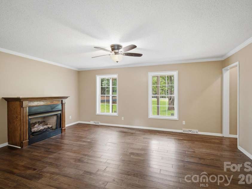 4799 Pleasant View Lane, Catawba, NC 28609.  MLS# CAR4382436, YatesRealty ID 34769. 