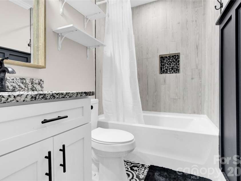 5020 Foster Road, Cleveland, NC 27013.  MLS# CAR4334611, YatesRealty ID 3477. Bathroom 2