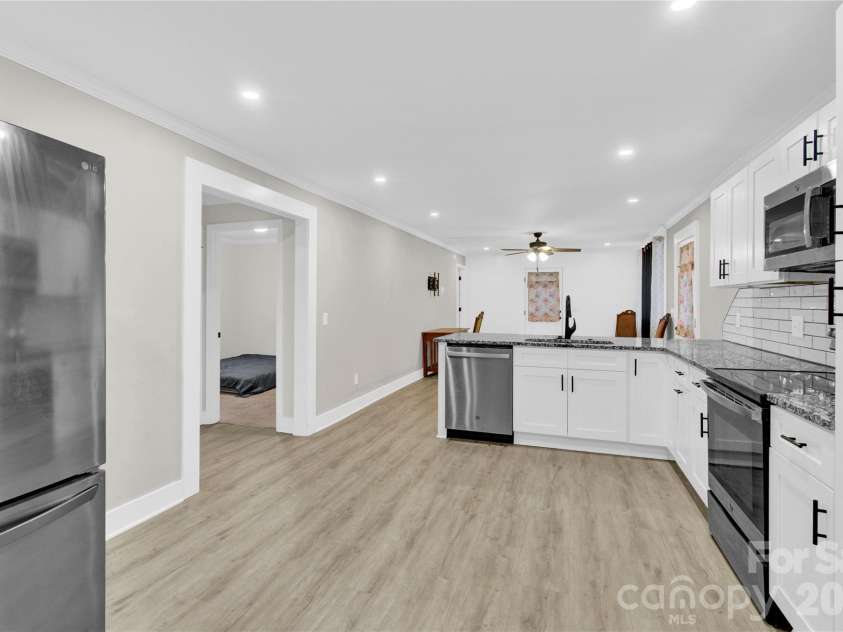 5020 Foster Road, Cleveland, NC 27013.  MLS# CAR4334611, YatesRealty ID 3477. Dining Area