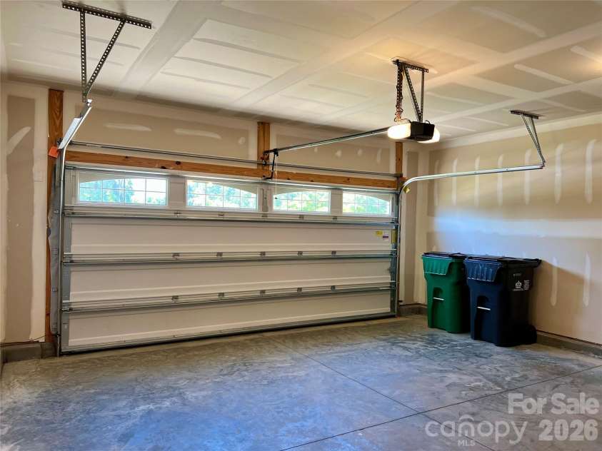 6629 Meridale Forest Drive, Charlotte, NC 28269.  MLS# CAR4385620, YatesRealty ID 34770. 2 Car Garage#2