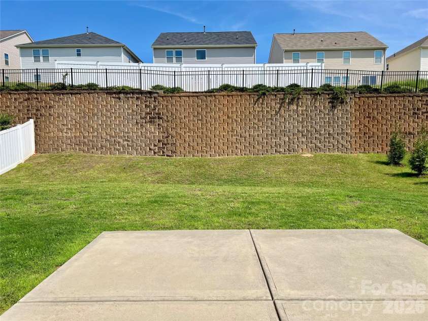 6629 Meridale Forest Drive, Charlotte, NC 28269.  MLS# CAR4385620, YatesRealty ID 34770. 