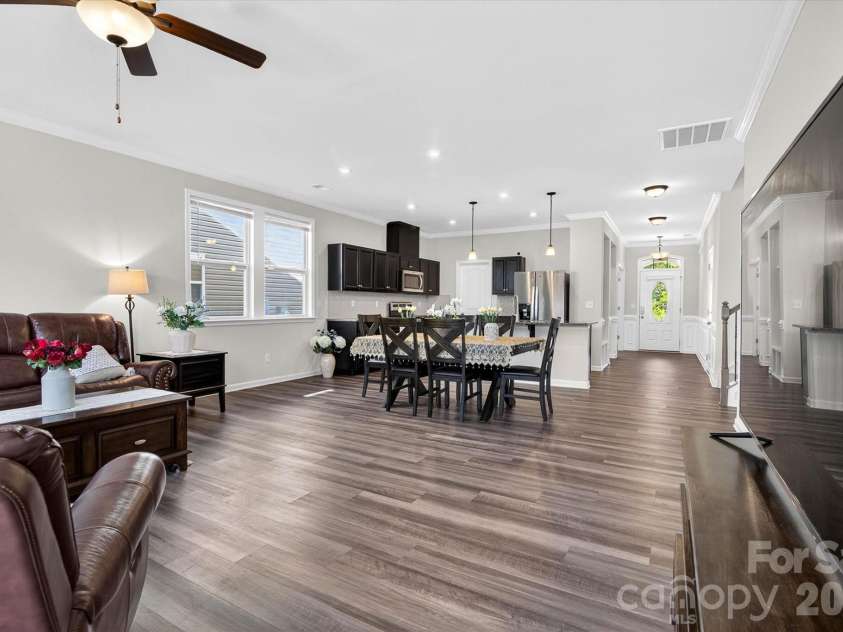 6629 Meridale Forest Drive, Charlotte, NC 28269.  MLS# CAR4385620, YatesRealty ID 34770. Open Concepts