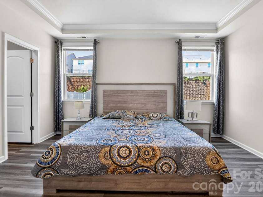 6629 Meridale Forest Drive, Charlotte, NC 28269.  MLS# CAR4385620, YatesRealty ID 34770. Owner Suite #1