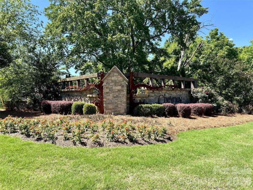 6629 Meridale Forest Drive, Charlotte, NC 28269.  MLS# CAR4385620, YatesRealty ID 34770. The Subdivision