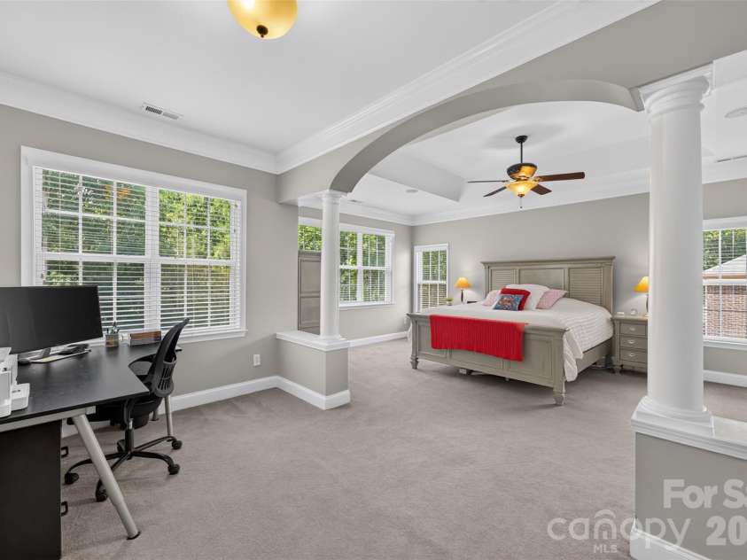 9220 Kensington Forest Drive, Harrisburg, NC 28075.  MLS# CAR4396043, YatesRealty ID 34771. Primary Bedroom Sitting Area