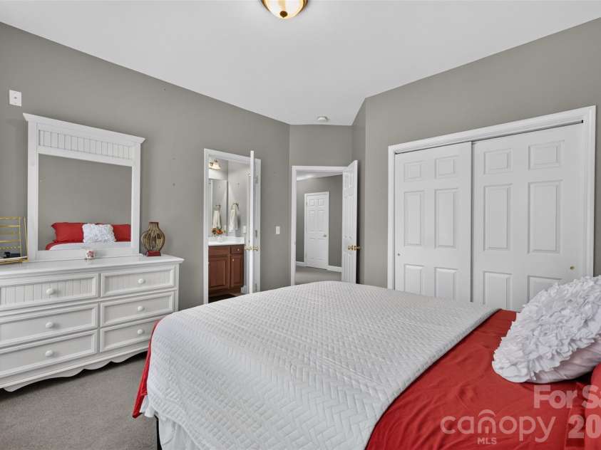 9220 Kensington Forest Drive, Harrisburg, NC 28075.  MLS# CAR4396043, YatesRealty ID 34771. Upstairs Bedroom #2 with Direct Access to Hall Bath