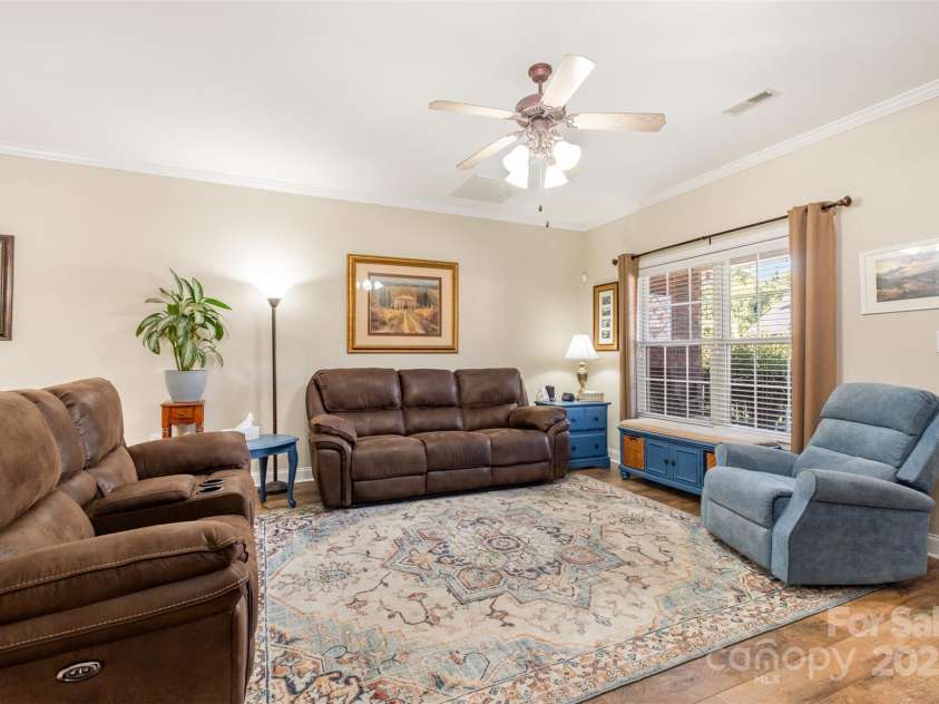 117 Quality Drive, Mount Holly, NC 28120.  MLS# CAR4294366, YatesRealty ID 34772. 