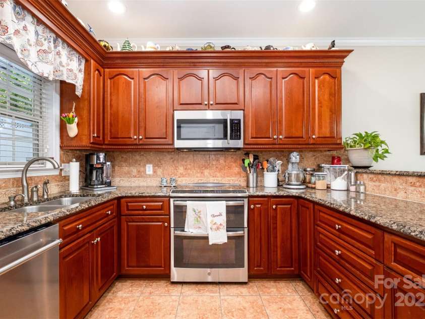 117 Quality Drive, Mount Holly, NC 28120.  MLS# CAR4294366, YatesRealty ID 34772. 