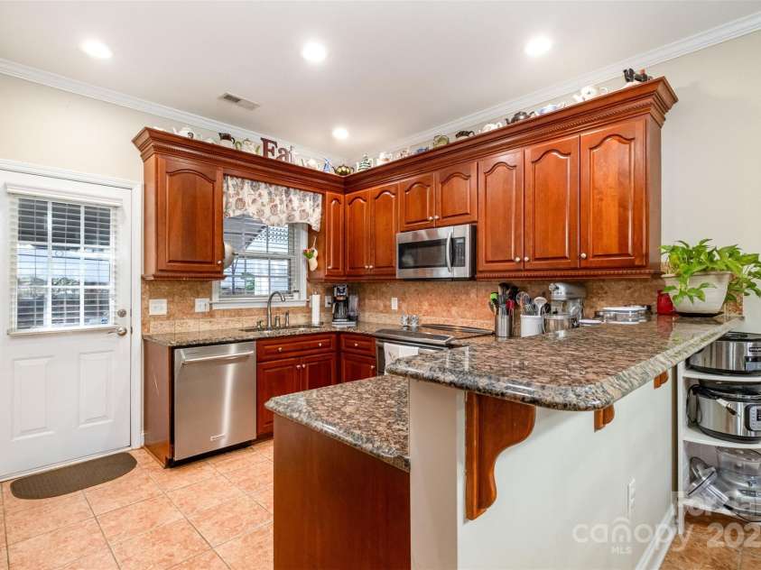 117 Quality Drive, Mount Holly, NC 28120.  MLS# CAR4294366, YatesRealty ID 34772. 