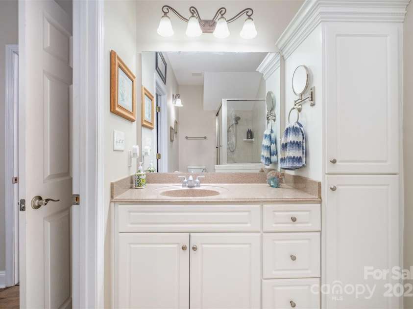 117 Quality Drive, Mount Holly, NC 28120.  MLS# CAR4294366, YatesRealty ID 34772. Primary Bath