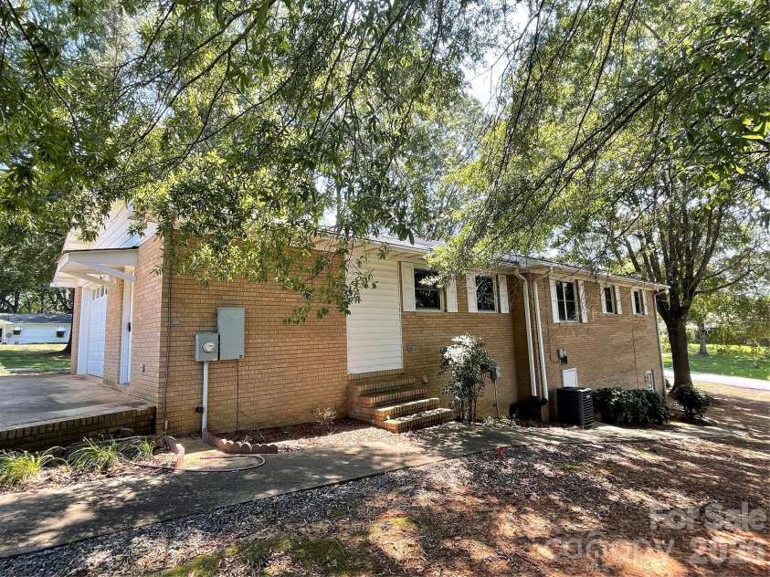 920 Page Street, Mount Pleasant, NC 28124.  MLS# CAR4400143, YatesRealty ID 34772. 