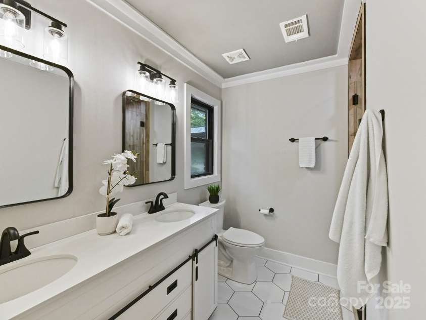 209 Falcon Drive, Concord, NC 28025.  MLS# CAR4291157, YatesRealty ID 34774. 