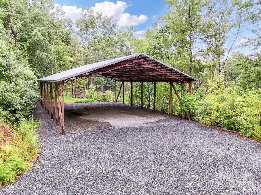 209 Falcon Drive, Concord, NC 28025.  MLS# CAR4291157, YatesRealty ID 34774. 